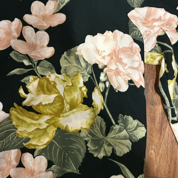 Floral Print Midi Dress With Long Sleeves Giant Flowers Floral Print - Picture 7 of 9